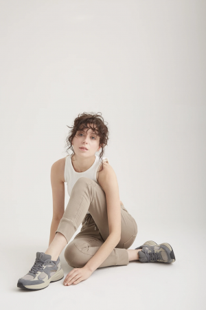 c.o.j. denim  SLIM COLOURED JOG PANTS MOON ROCK bestel je online bij www.detojeans.nl/